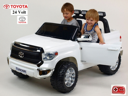 elektricke-auto-toyota-tundra-bila.jpg